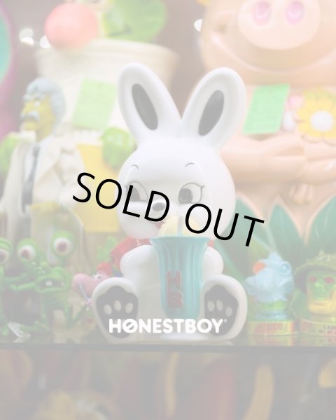HONESTBOY×SECRET BASE Rabbit Figure - SECRET BASE ONLINE STORE